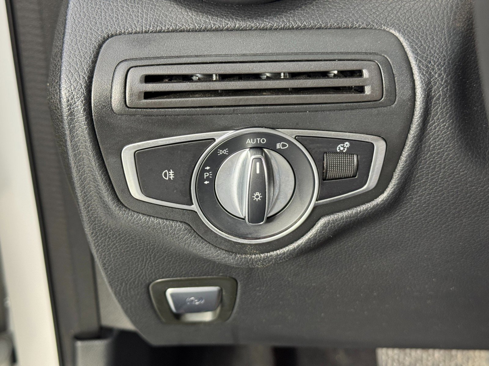 Used 2020 Mercedes-Benz GLC 300 image 17