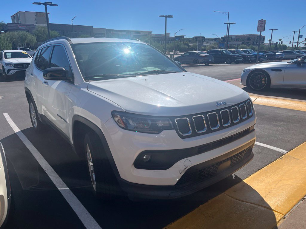 Used 2022 Jeep Compass Latitude AWD/4WD image 2