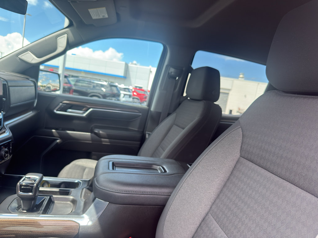 Certified 2022 Chevrolet Silverado 1500 LT w/ Z71 Off-Road Package AWD/4WD image 28