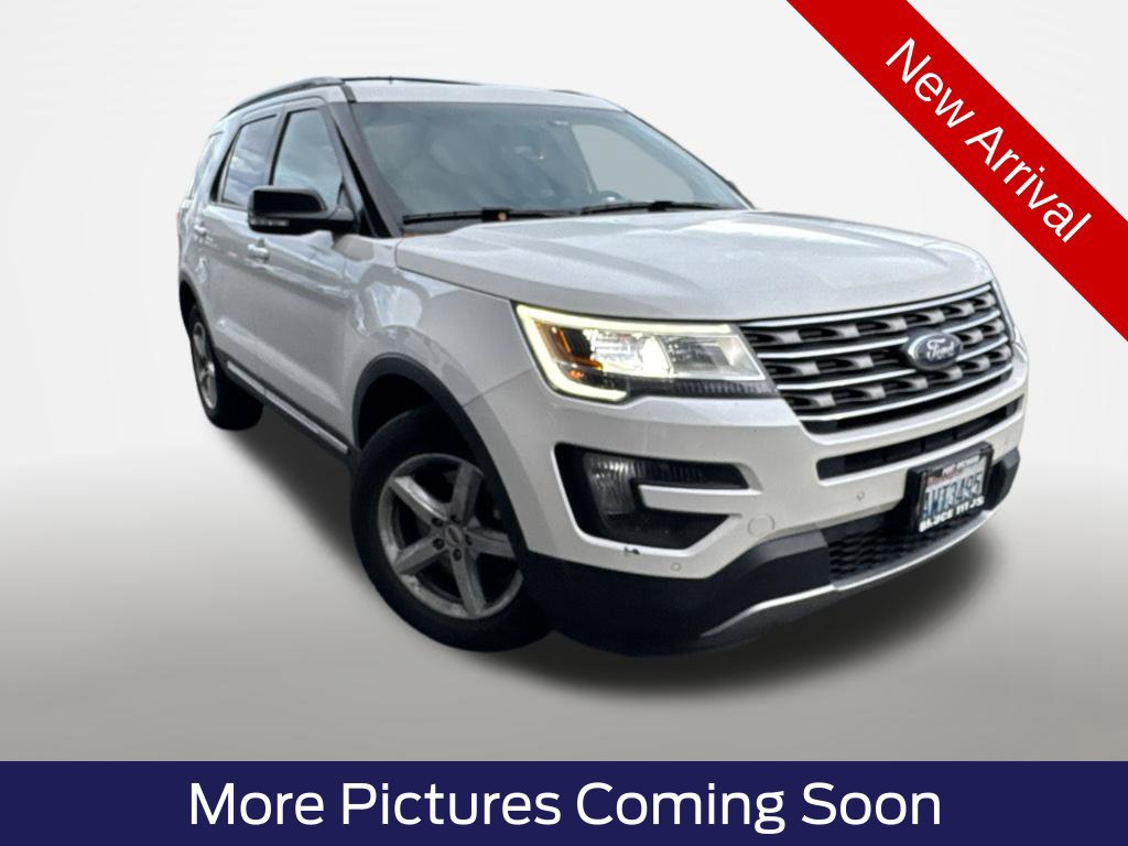 Used 2016 Ford Explorer XLT w/ Equipment Group 202A AWD/4WD image 1