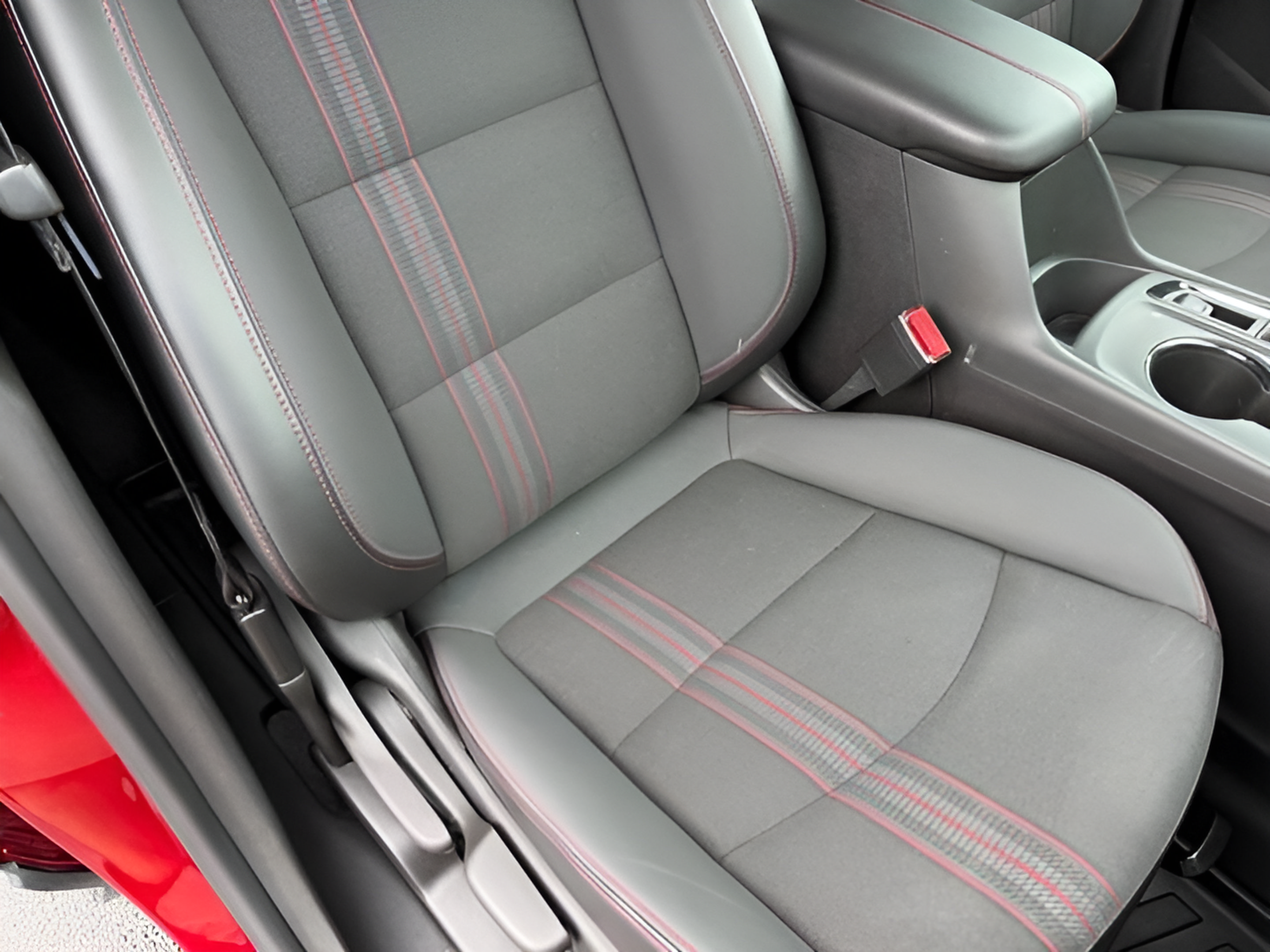 Used 2023 Chevrolet Equinox RS FWD image 16