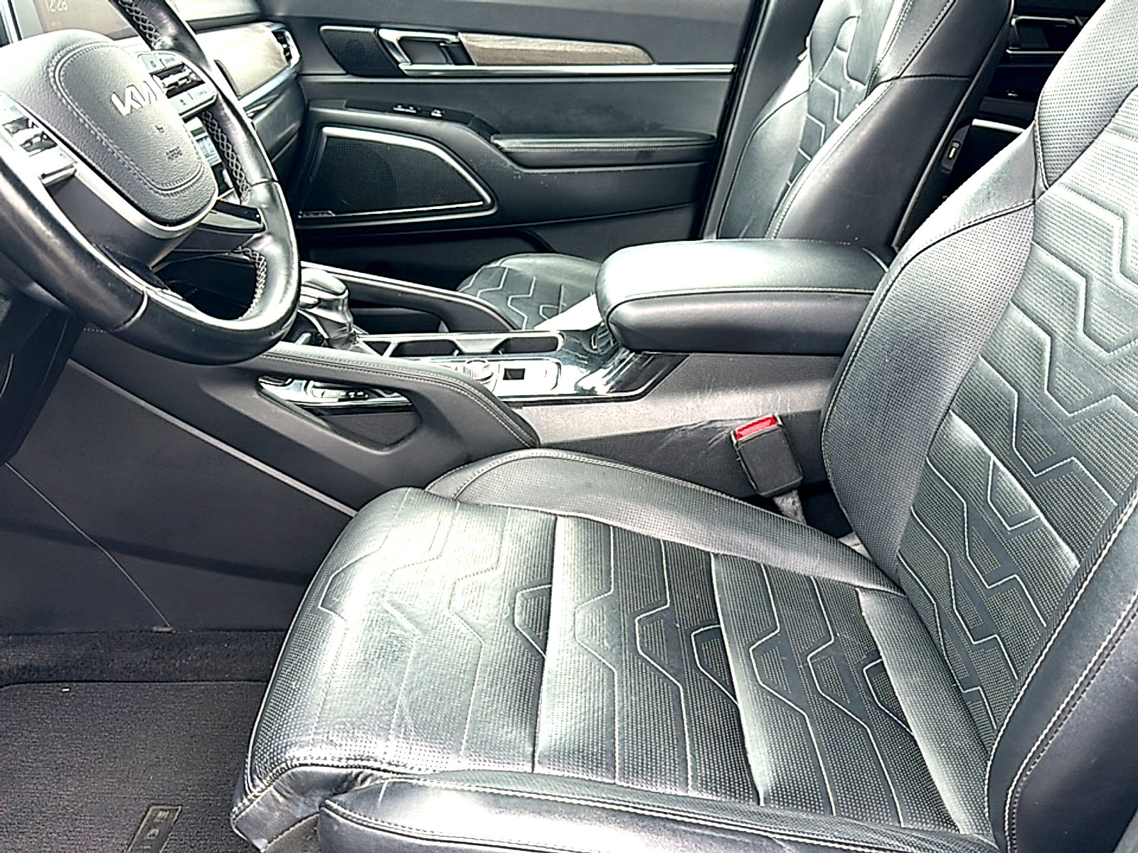 Used 2022 Kia Telluride SX w/ SX Prestige Package AWD/4WD image 13