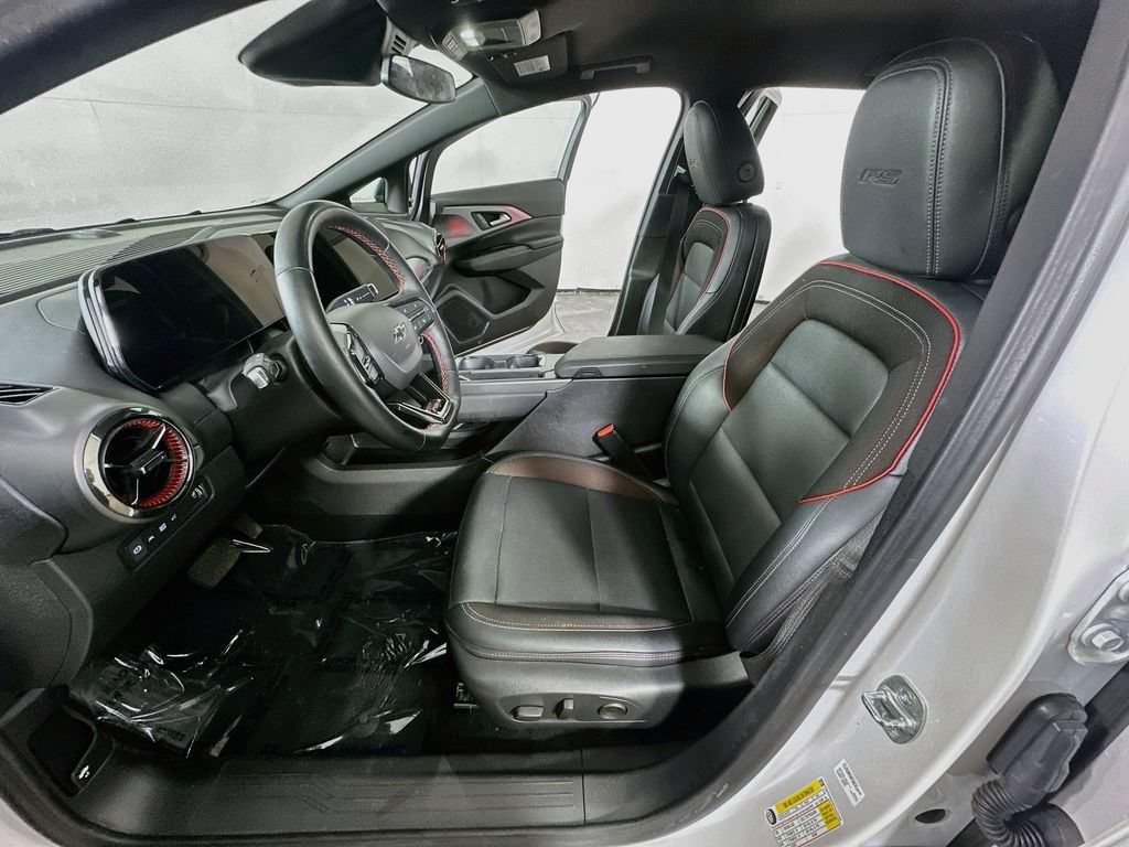 Used 2025 Chevrolet Equinox EV RS FWD image 17