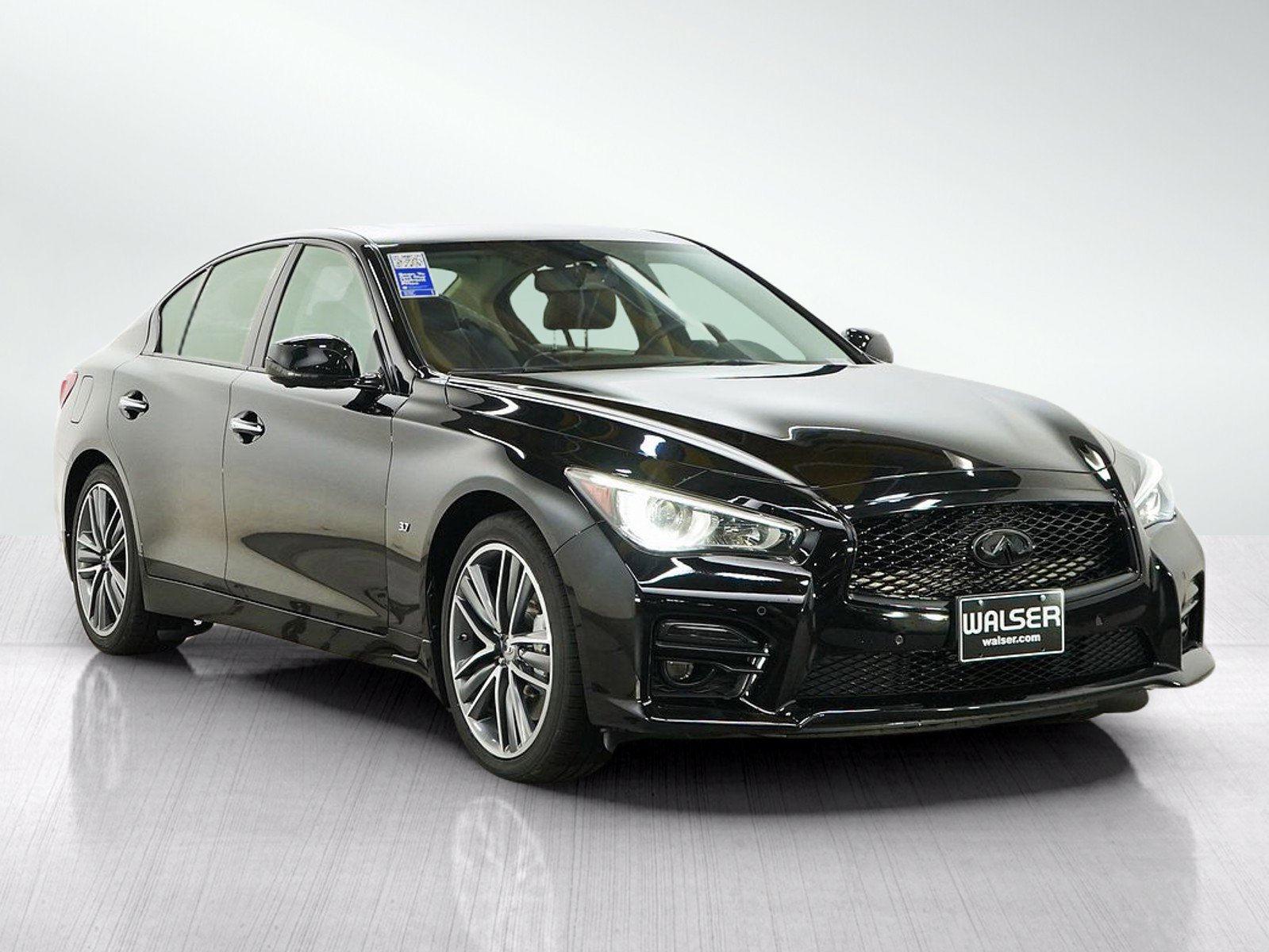 Used 2015 INFINITI Q50 AWD w/ Deluxe Touring Package image 7