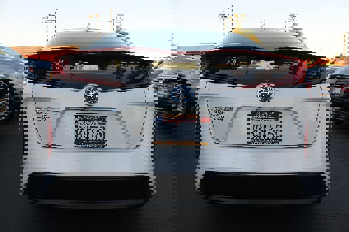 Used 2017 Toyota Prius Prime Premium image 15