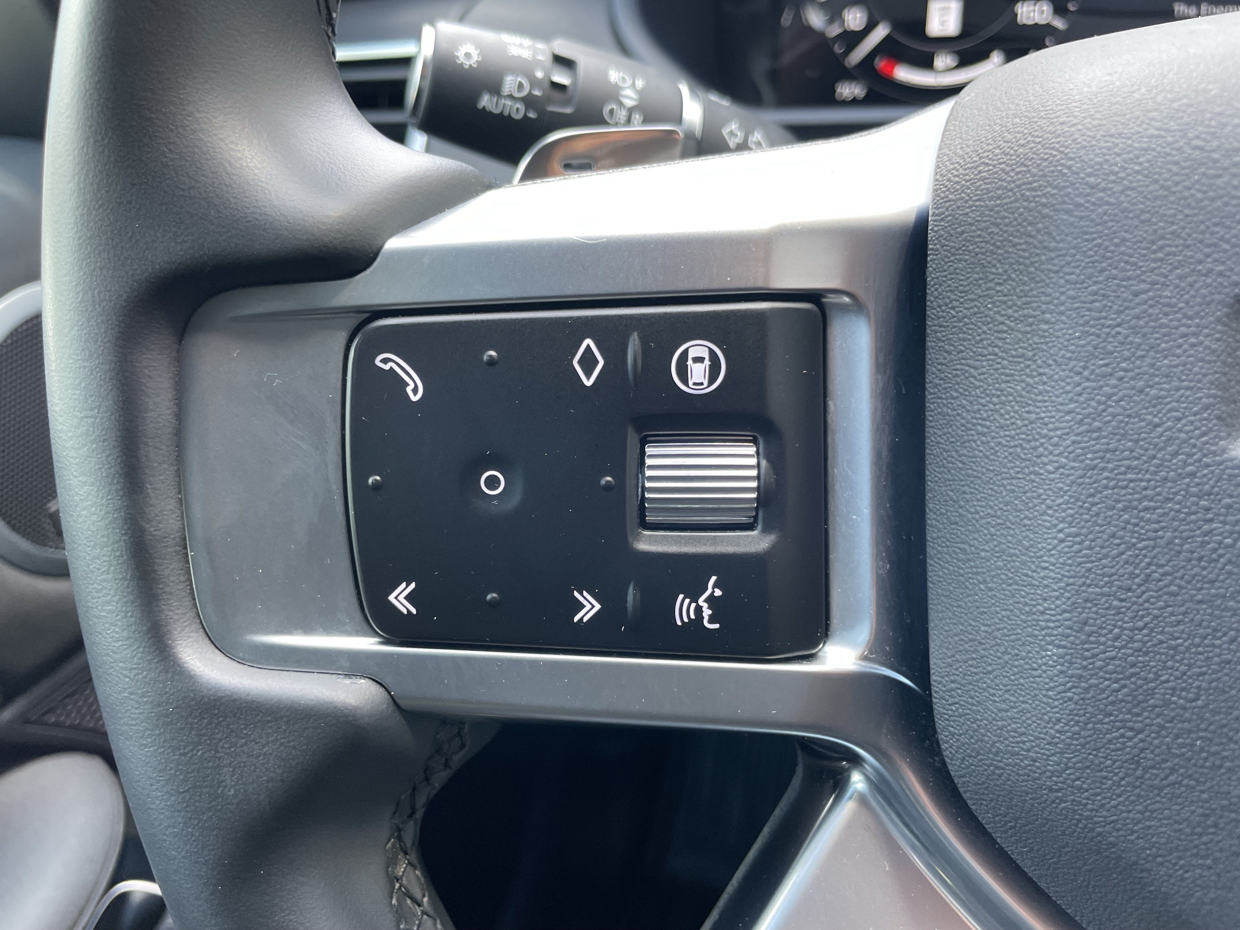 Certified 2025 Land Rover Discovery S AWD/4WD image 23