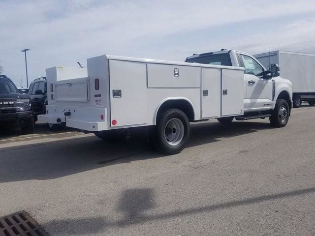 New 2025 Ford F550 4x4 Regular Cab Super Duty video 2
