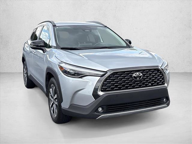 Certified 2025 Toyota Corolla Cross XLE FWD image 3