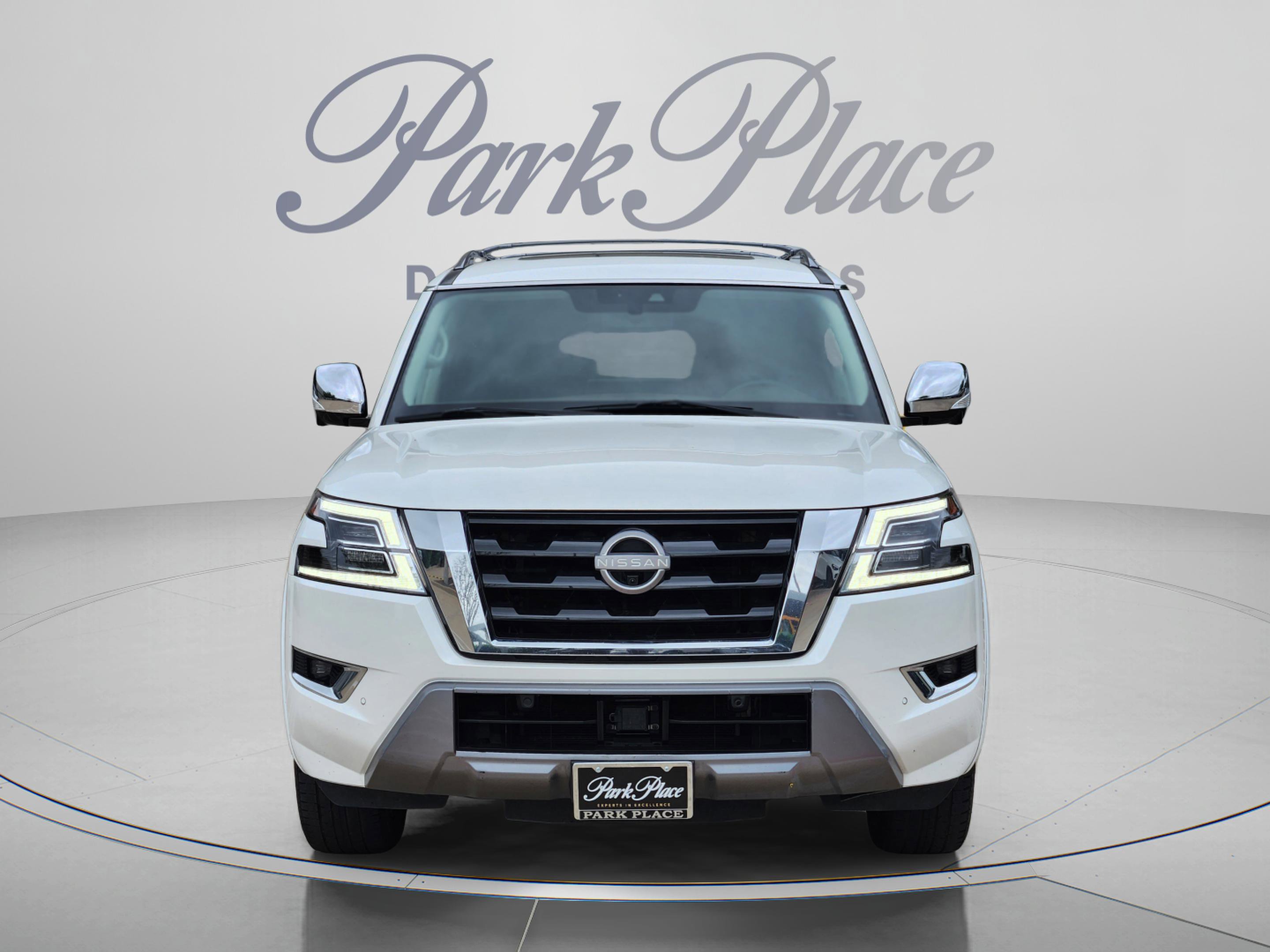 Used 2022 Nissan Armada Platinum w/ Captain's Chairs Package RWD image 5