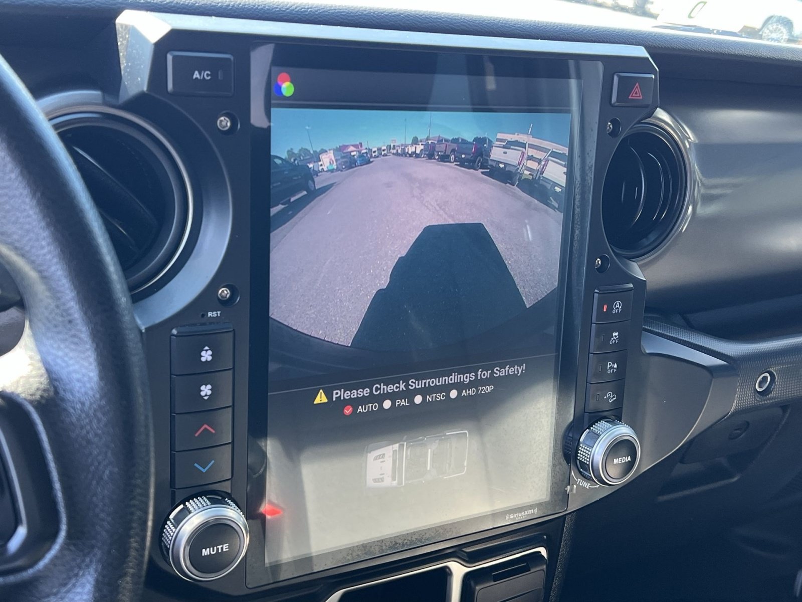 Used 2021 Jeep Wrangler Unlimited Sport AWD/4WD image 19