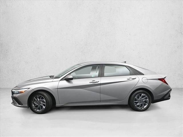 Used 2024 Hyundai Elantra SEL FWD image 7