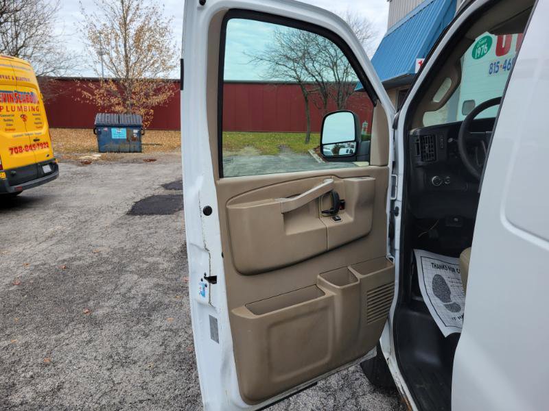 Used 2016 Chevrolet Express 2500 image 17