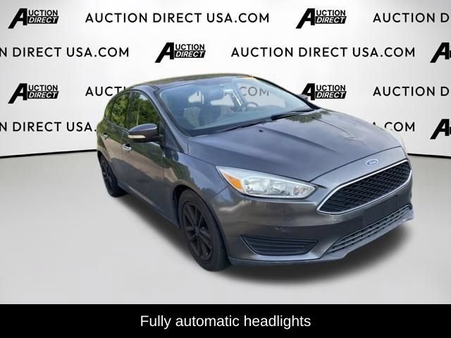 Used 2015 Ford Focus SE w/ SE Cold Weather Package FWD image 5