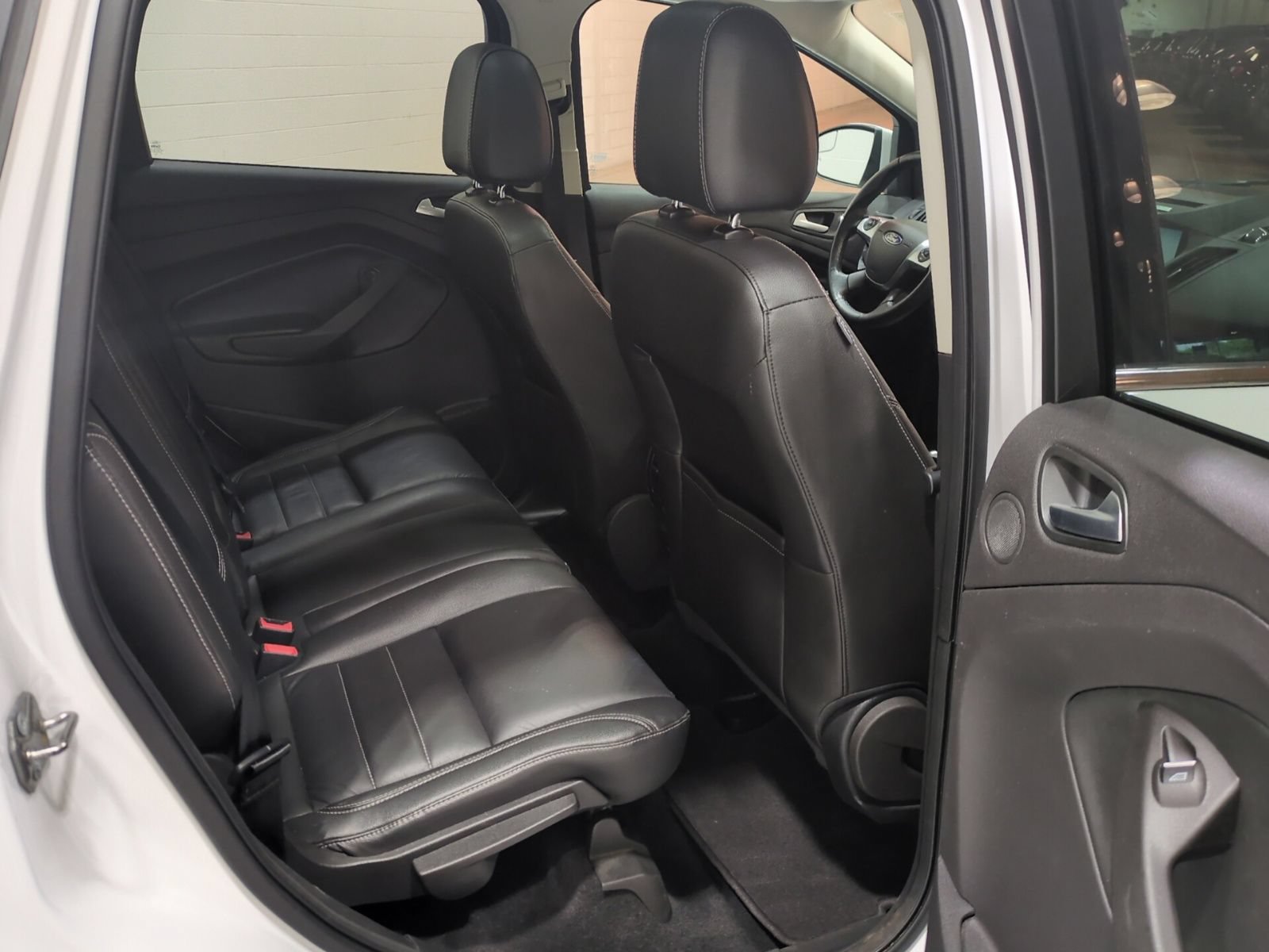 Used 2015 Ford Escape SE w/ Equipment Group 201A FWD image 12