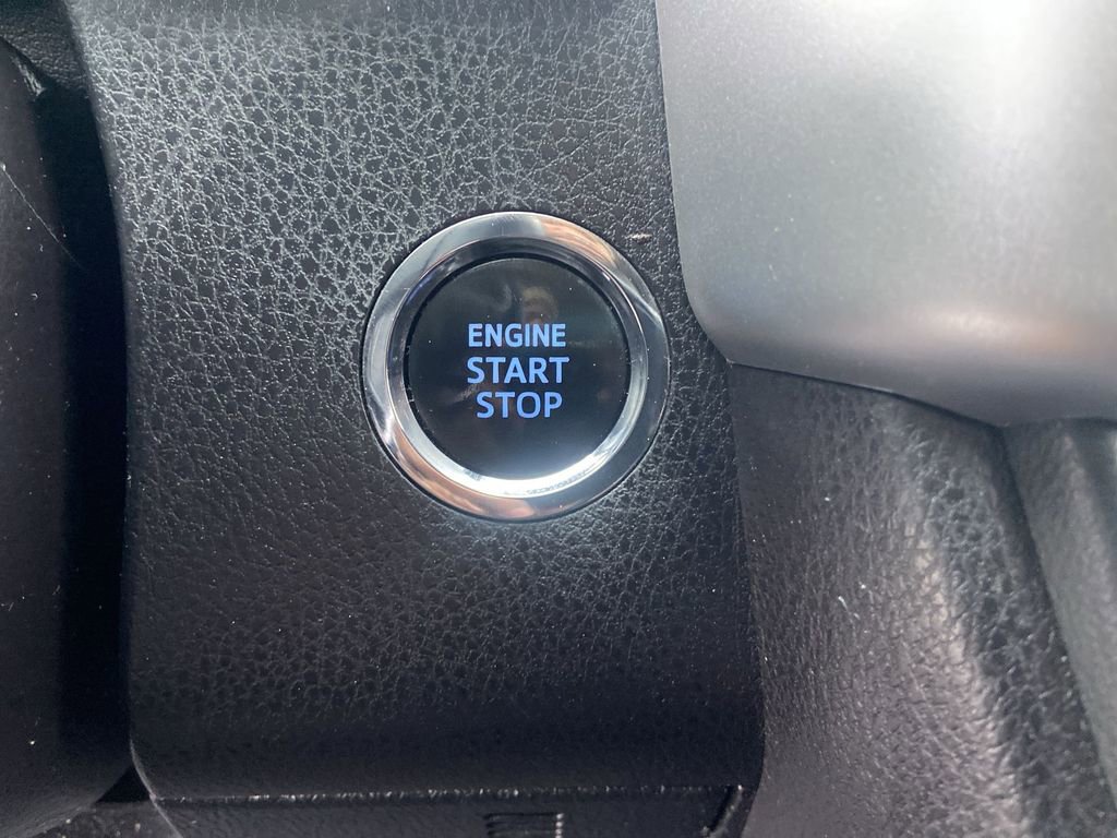 Used 2018 Toyota Highlander SE w/ Protection Package #3 image 17