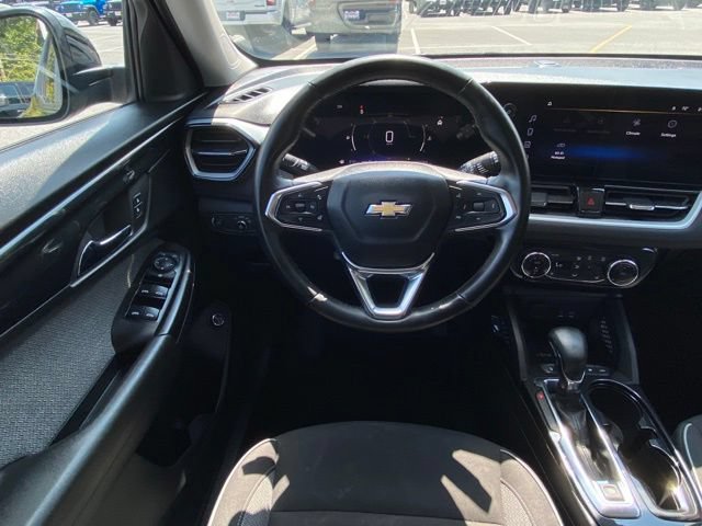Used 2024 Chevrolet TrailBlazer LT w/ Convenience Package AWD/4WD image 23