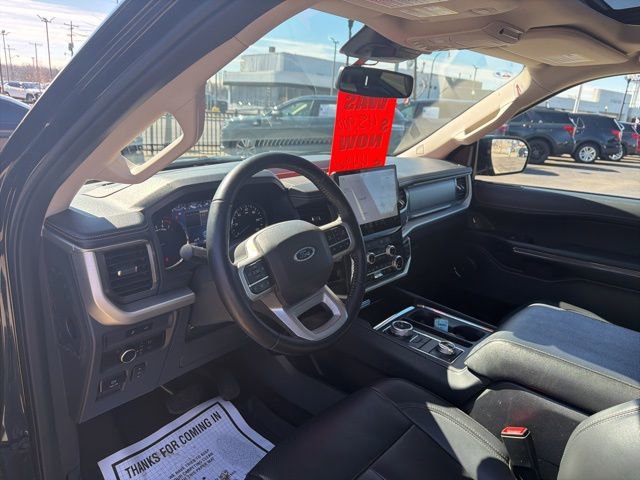 Used 2024 Ford Expedition XLT image 30