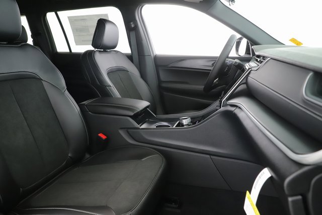 New 2025 Jeep Grand Cherokee L Altitude image 33