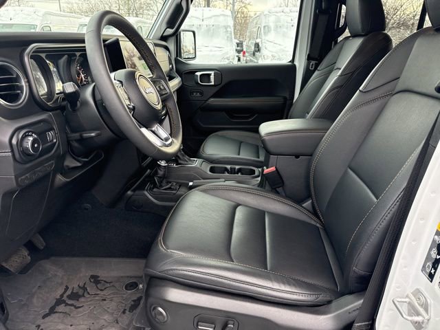 Used 2024 Jeep Wrangler Sahara image 23