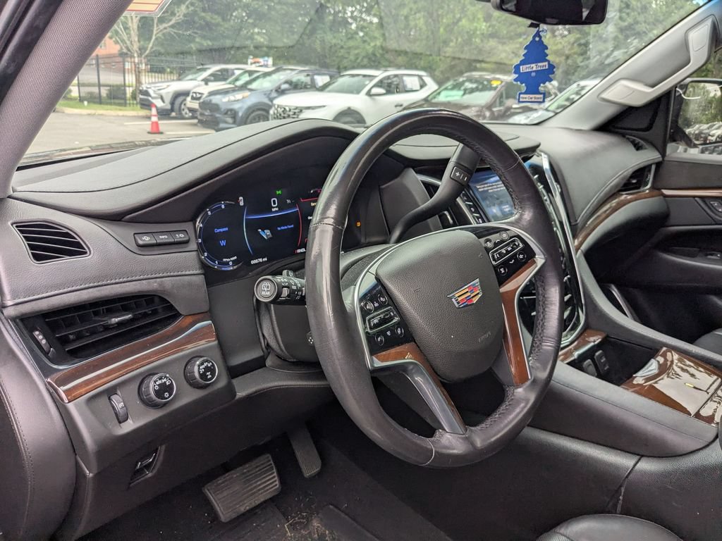 Used 2018 Cadillac Escalade Premium Luxury AWD/4WD image 10