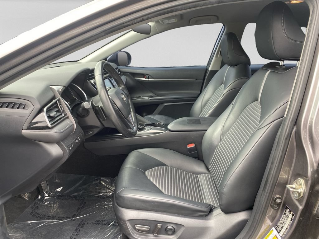 Used 2019 Toyota Camry SE FWD image 18