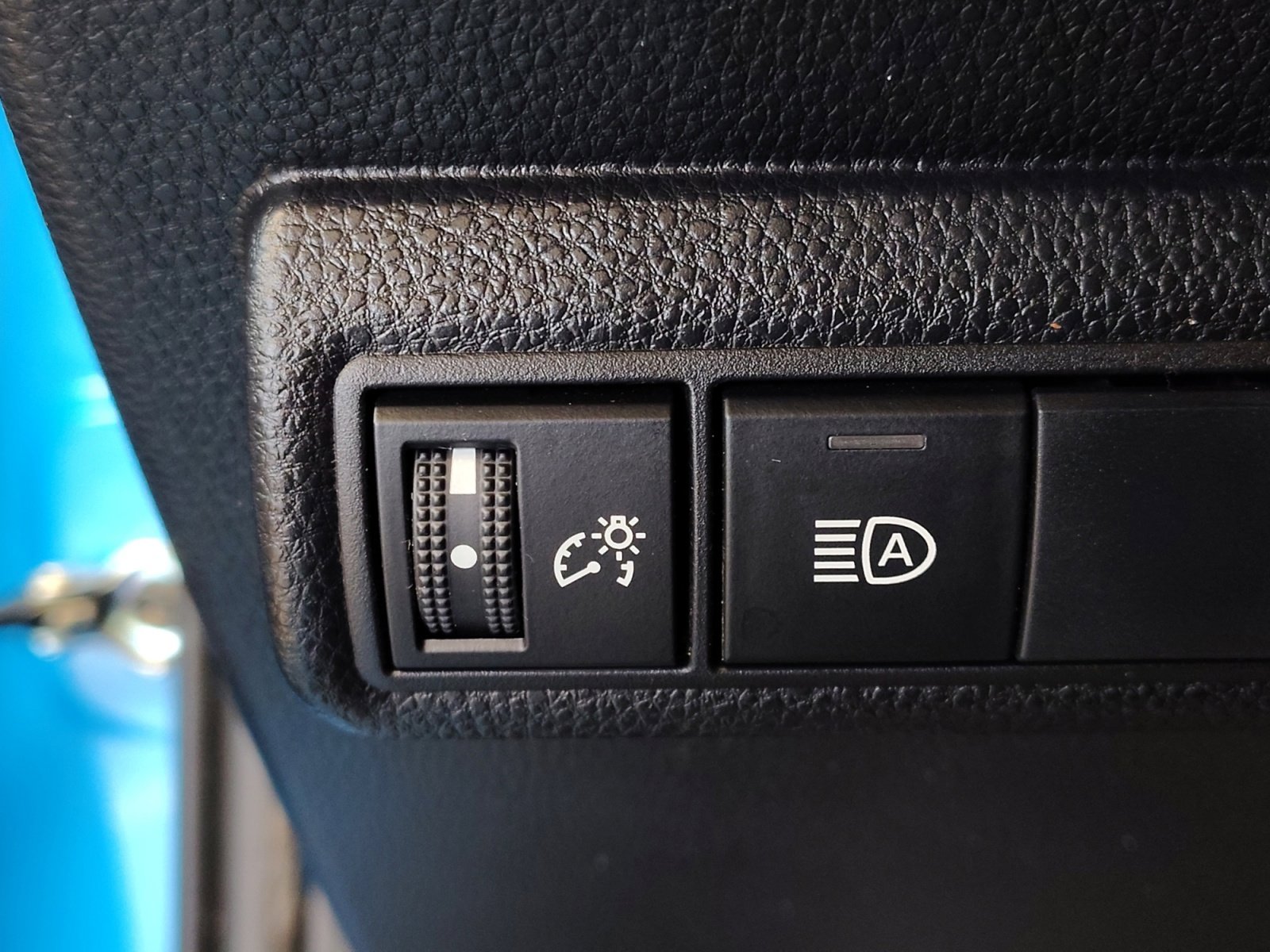 Used 2022 Toyota Corolla SE FWD image 25