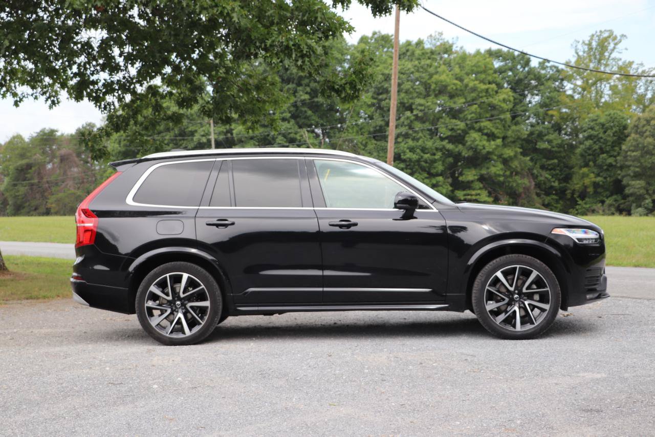 Used 2022 Volvo XC90 T6 Momentum AWD/4WD image 2
