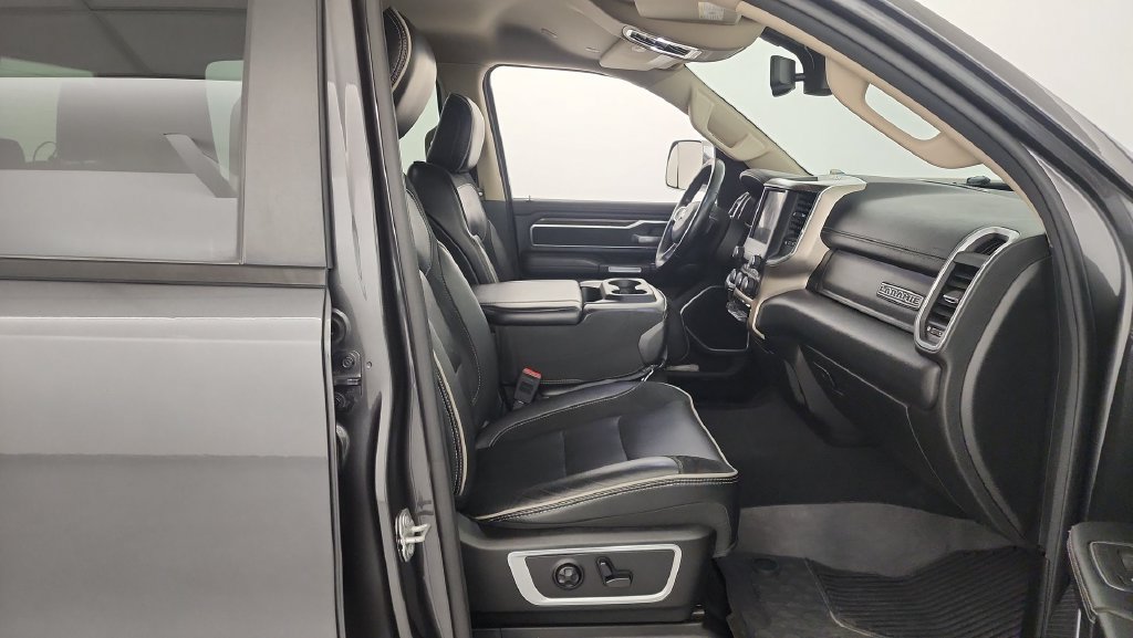 Used 2019 RAM 1500 Laramie AWD/4WD image 31