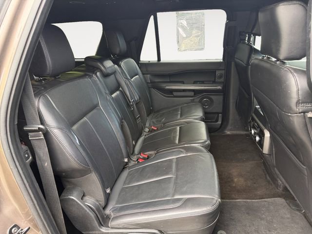 Used 2018 Ford Expedition Max XLT w/ Equipment Group 202A AWD/4WD image 13