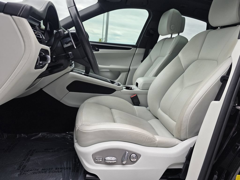 Certified 2023 Porsche Macan S AWD/4WD image 12