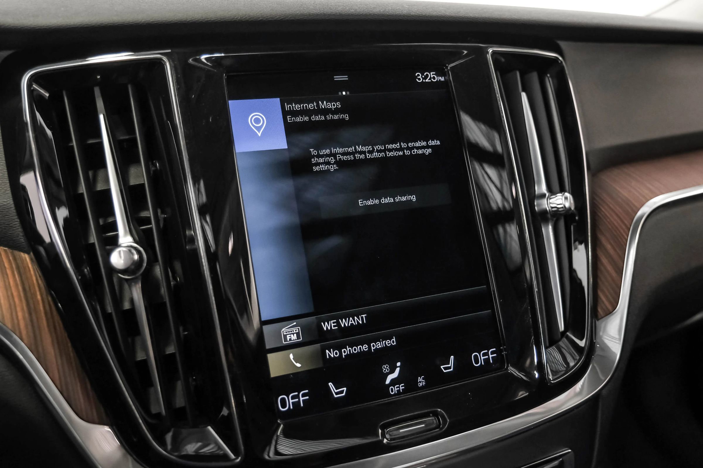 Used 2021 Volvo V60 T5 Momentum w/ Climate Package image 28