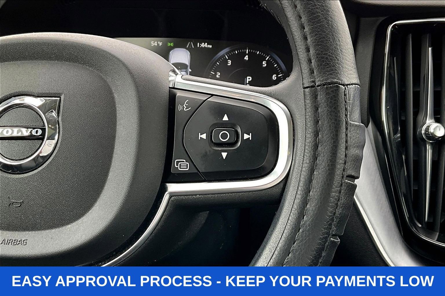 Used 2021 Volvo XC60 T5 Momentum w/ Premium Package image 15