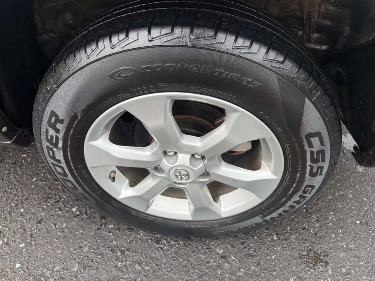 Used 2010 Toyota RAV4 Limited AWD/4WD image 10
