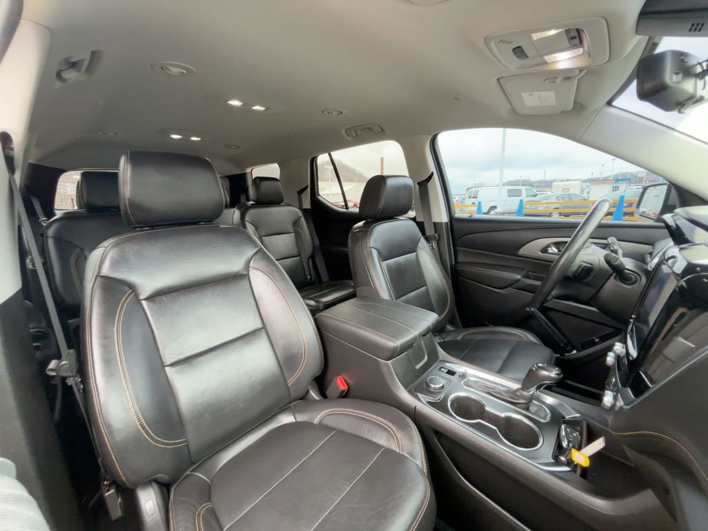 Used 2020 Chevrolet Traverse RS image 39