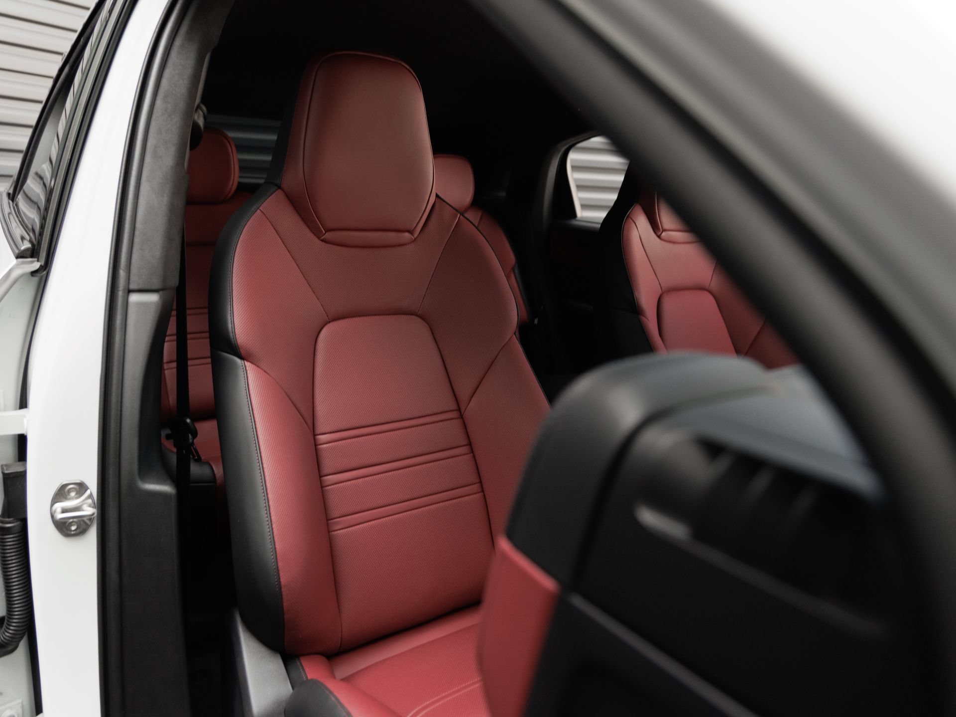 New 2026 Porsche Cayenne Turbo GT AWD/4WD image 38