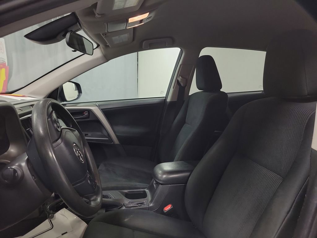 Used 2018 Toyota RAV4 LE image 12