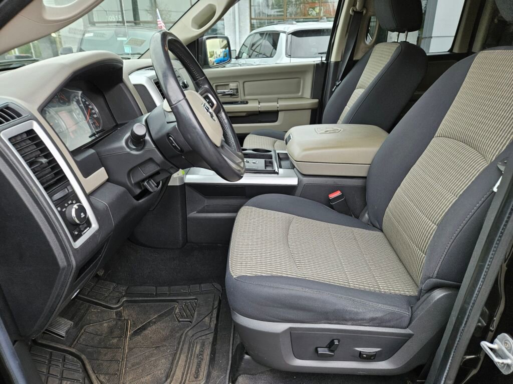 Used 2011 RAM 1500 Classic SLT w/ SLT Plus D←cor Group AWD/4WD image 14
