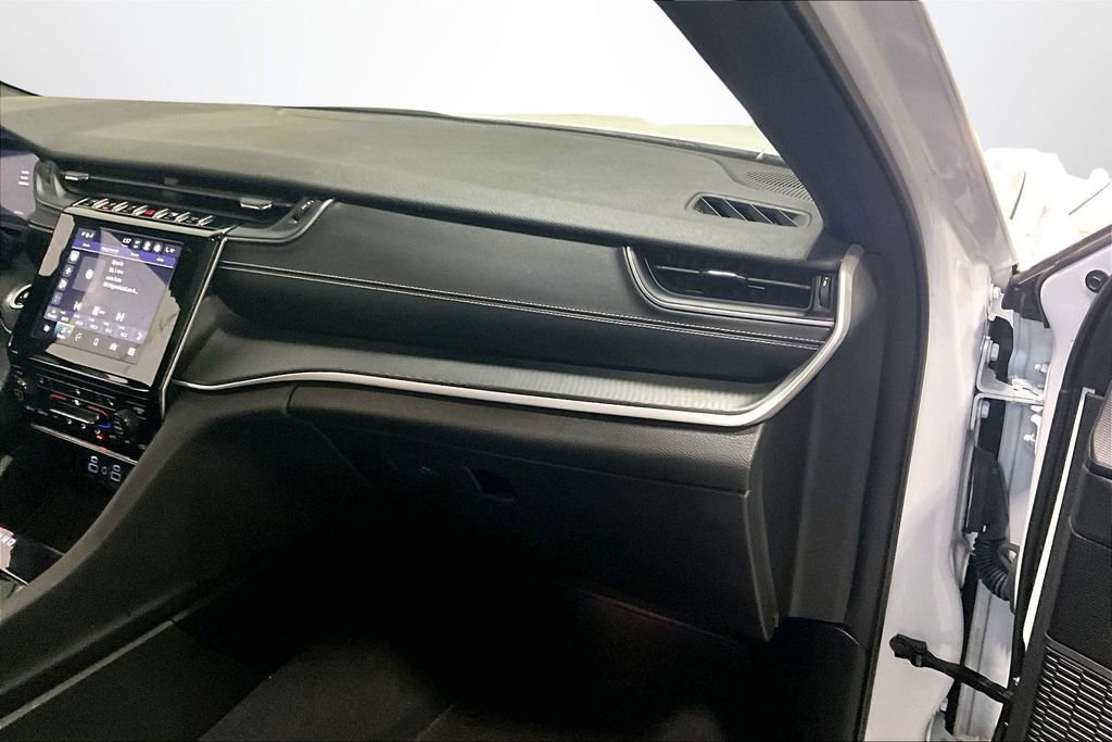 Used 2023 Jeep Grand Cherokee L Laredo image 26