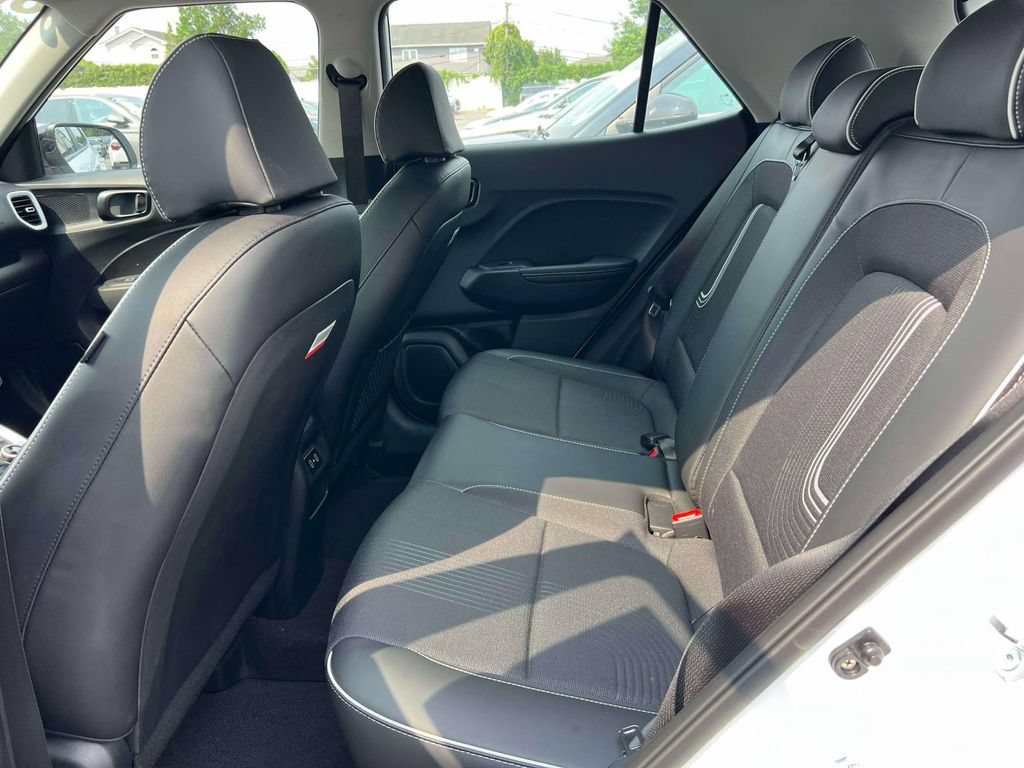 Certified 2026 Hyundai Venue SEL FWD image 11