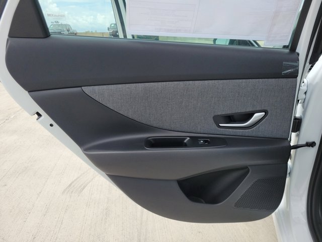 New 2026 Hyundai Elantra Limited FWD image 8