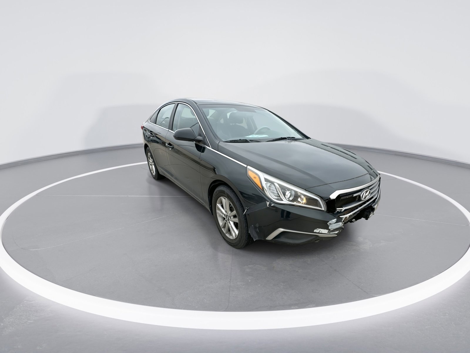 Used 2017 Hyundai Sonata SE image 2