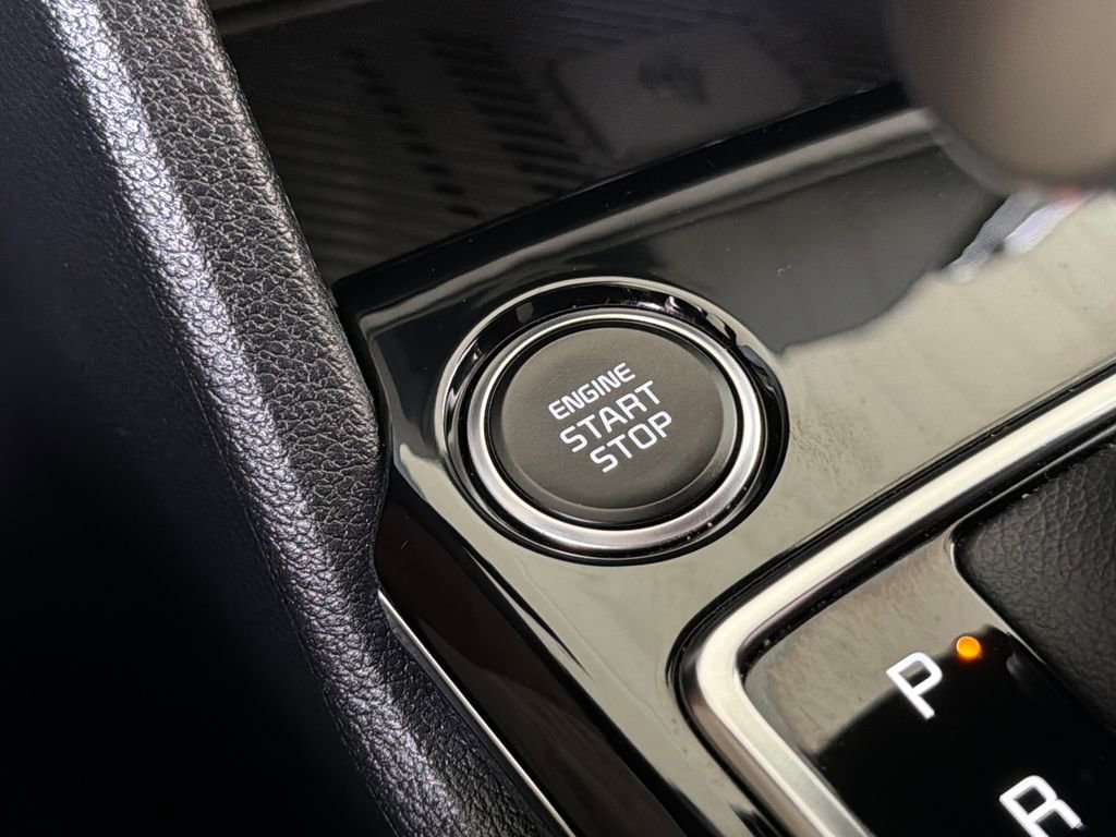 Used 2024 Kia Sportage EX image 5