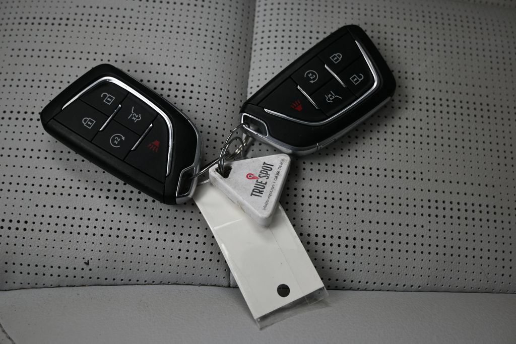 Used 2024 Cadillac Lyriq Luxury AWD/4WD image 33