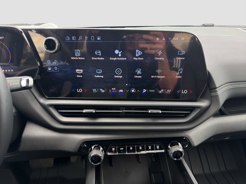 Used 2025 Chevrolet Silverado EV LT image 16