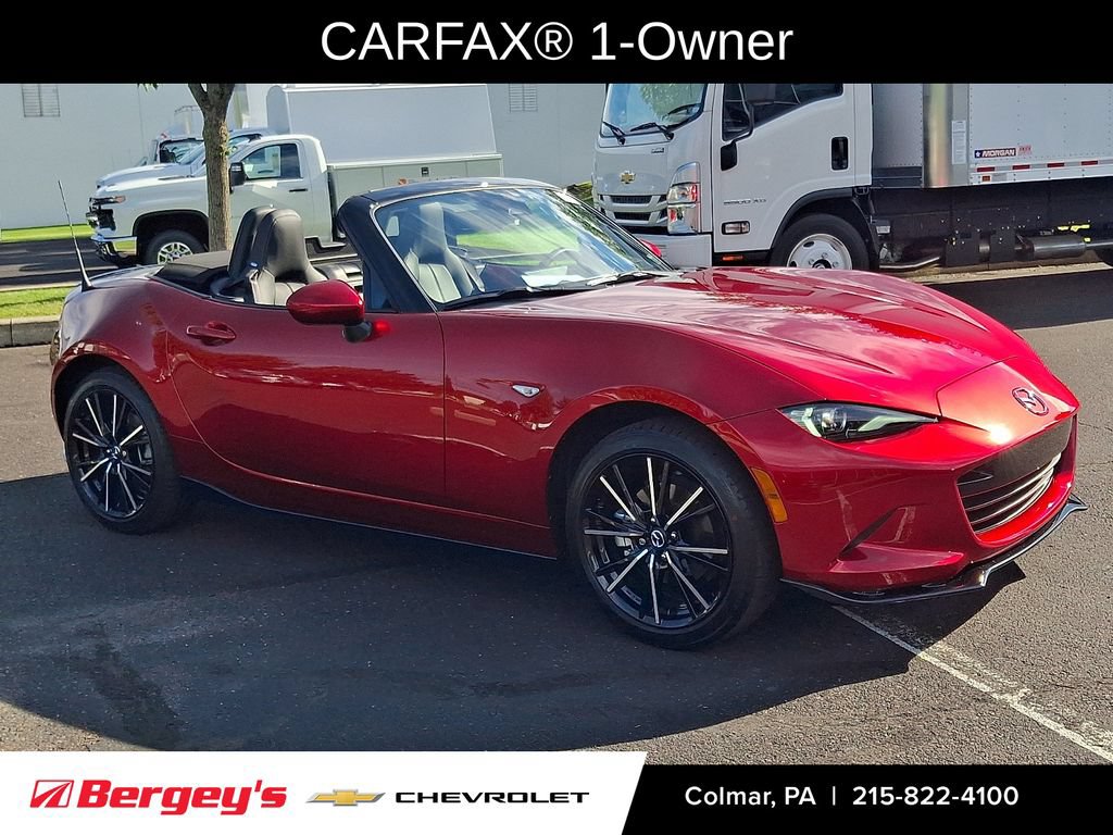 Used 2025 MAZDA MX-5 Miata Grand Touring w/ Appearance Package RWD image 3
