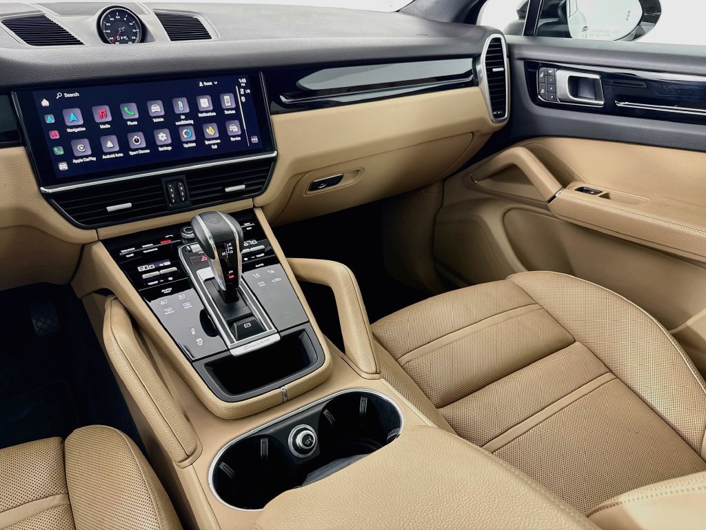Certified 2023 Porsche Cayenne Coupe AWD/4WD image 25