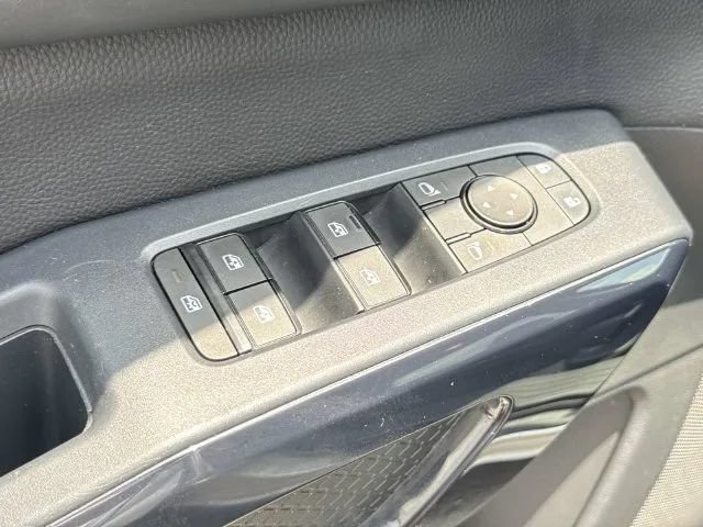 Certified 2025 Nissan Pathfinder SV AWD/4WD image 32