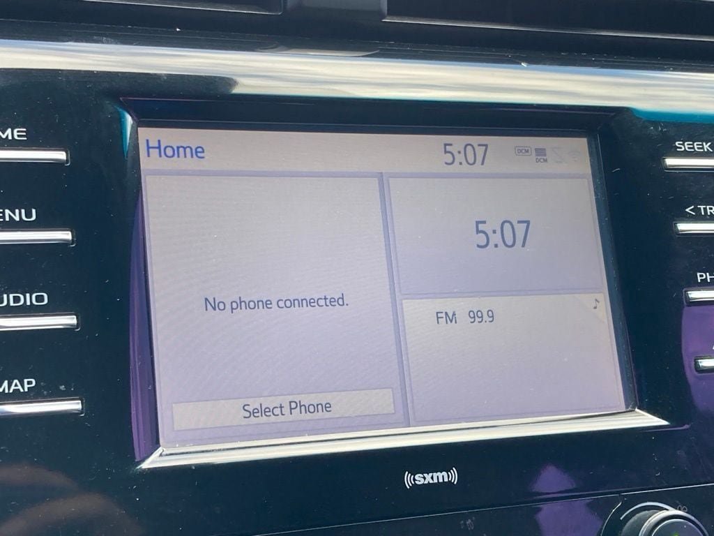 Used 2020 Toyota Camry SE FWD image 16
