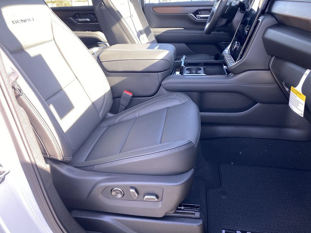Used 2026 GMC Yukon XL Denali w/ Denali Reserve Package AWD/4WD image 45