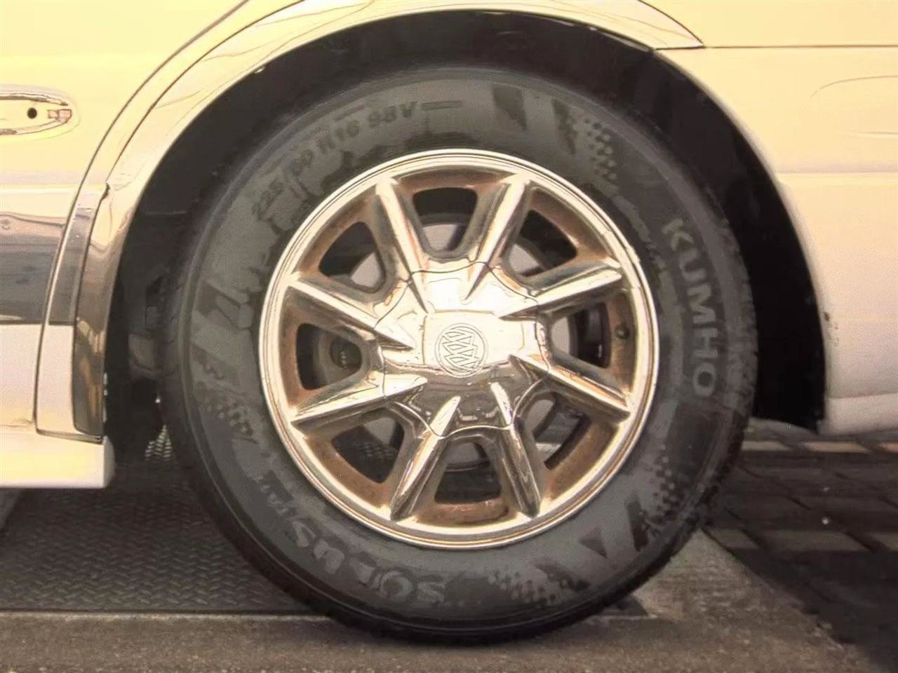 Used 2004 Buick Le Sabre Limited w/ Celebration Edition Package FWD image 12
